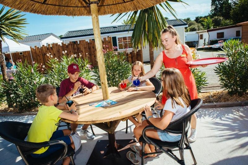 Camping Maeva Club Les Dinosaures Hotel Talmont-Saint-Hilaire Exterior photo